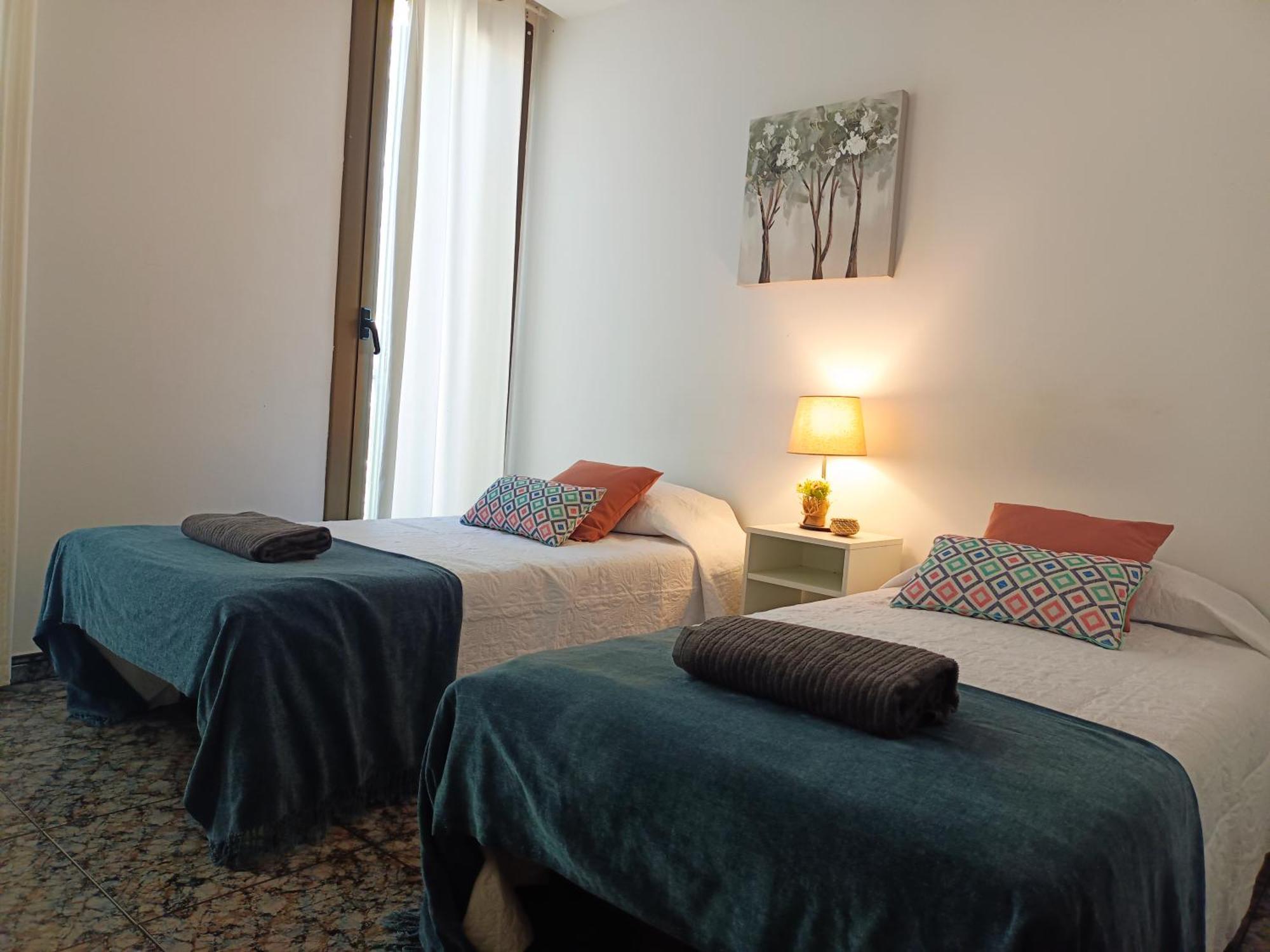 - Urquinaona Hostal Barcelona